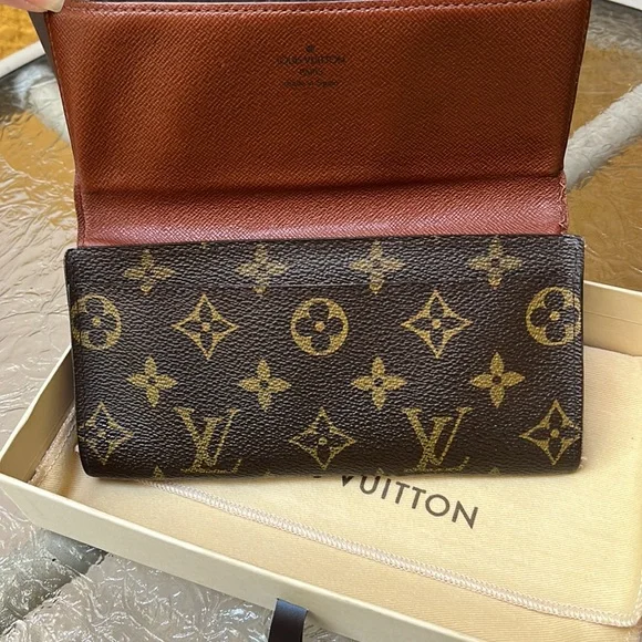 Authentic Louis Vuitton Monogram Bi Fold Wallet